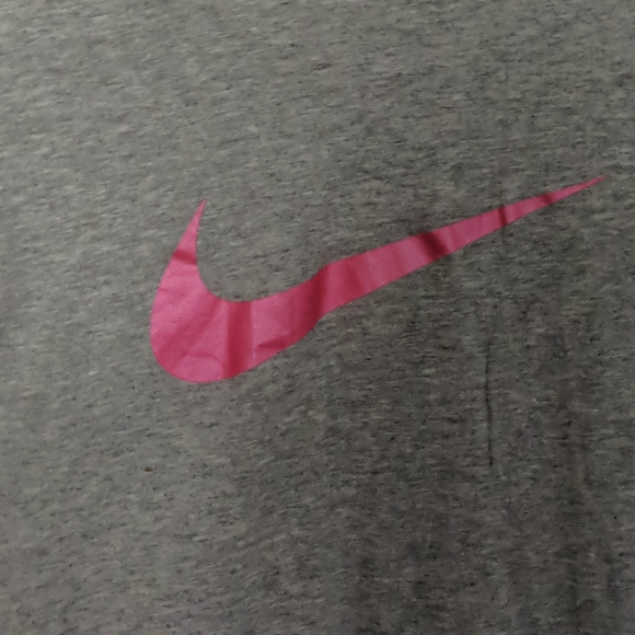 Nike tee - Picture 2 of 3